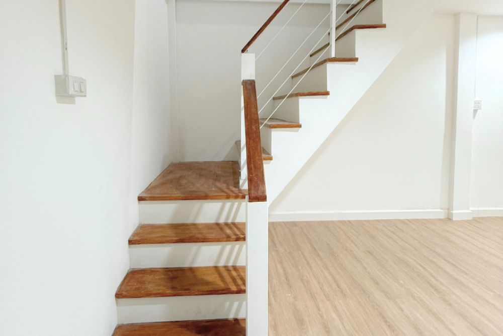 เมื่อพี่สาวบอกว่าไปถ่ายบ้านให้หน่อย - 23