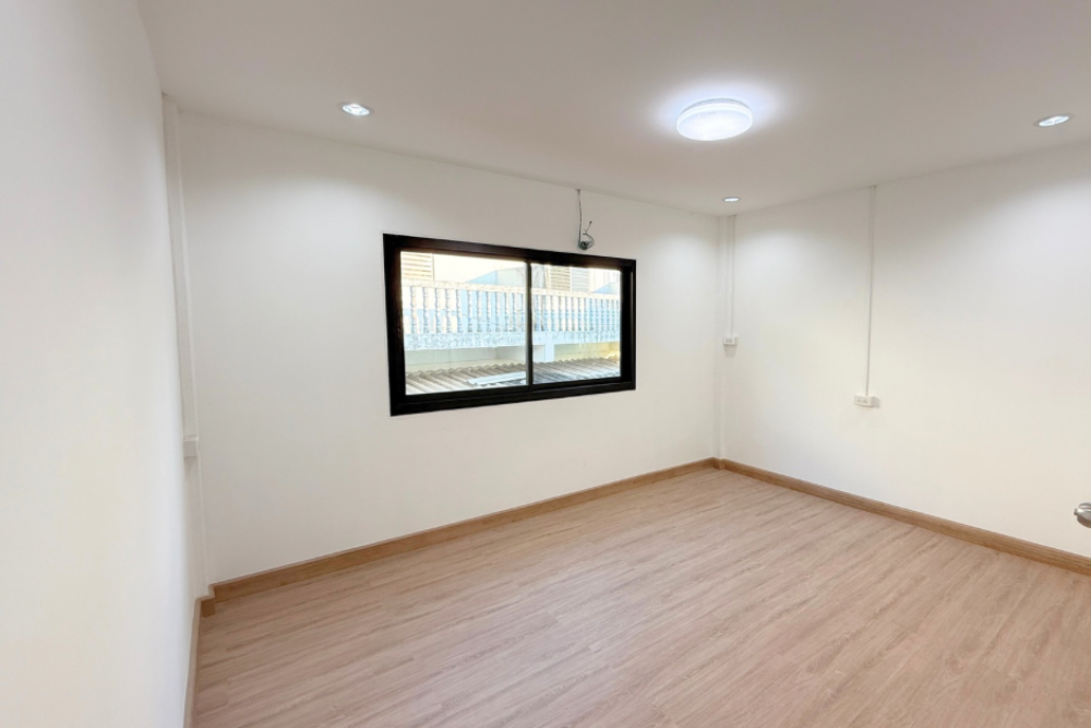 เมื่อพี่สาวบอกว่าไปถ่ายบ้านให้หน่อย - 28